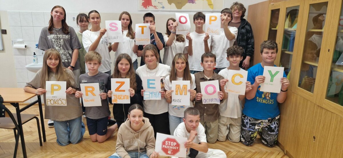 Udział klasy 8c w kampanii „Dzieciństwo bez przemocy”